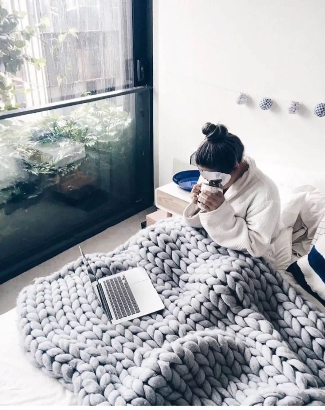 Super Chunky Knit Blanket - Image 16