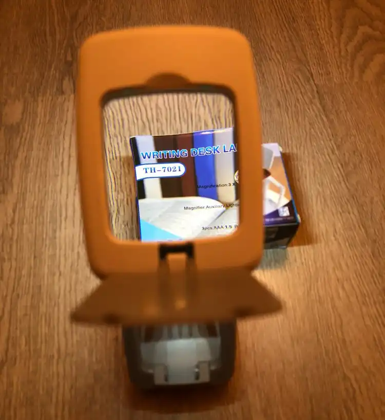 Handsfree 3X Reading Magnifier - Image 12