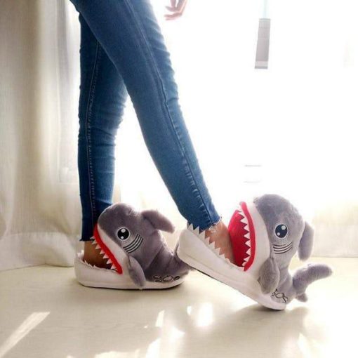 鲨鱼拖鞋