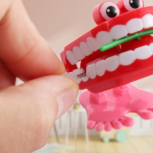 Cvokotanje zubi igračka, Wind Up Cvokotanje zubi