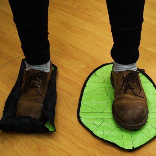 خطوة في أغطية الأحذية ، خطوة قابلة لإعادة الاستخدام في أغطية الأحذية