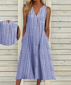 V-neck sleeveless dress