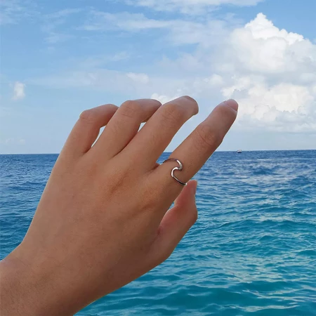 Minimalistisk Ocean Wave Ring