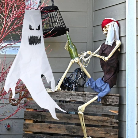 Fantasma voadora de Halloween asustado