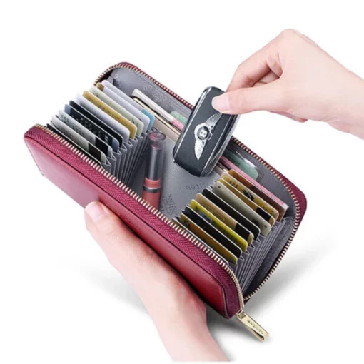 Портфейл с много отделения срещу измами с кредитни карти