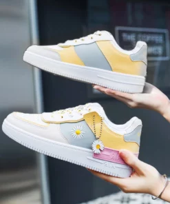 Korean Fashion Sweet Little Daisy Sneakers