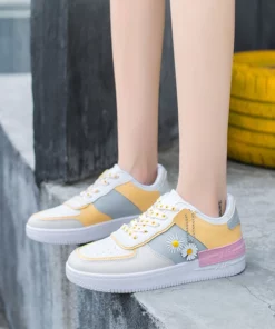 Korean Fashion Sweet Little Daisy Sneakers