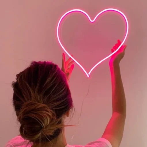 Cahaya Hati Merah Jambu Neon Untuk Dinding