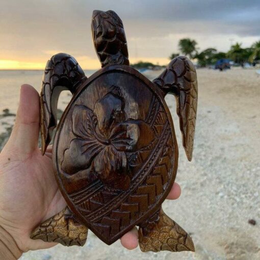 Hawai Turtle Wood Carving