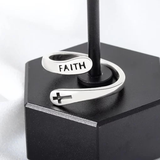 Дамски пръстен с меден кръст на вярата