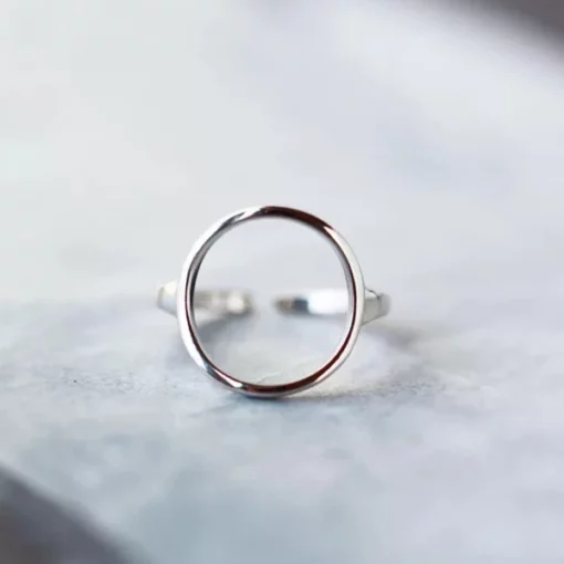 Прост дизайн кръг пръстен