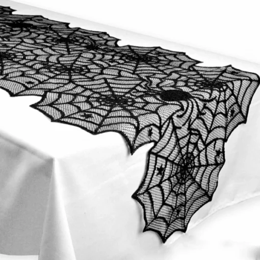 हैलोवीन के लिए ब्लैक लेस स्पाइडरवेब टेबल रनर