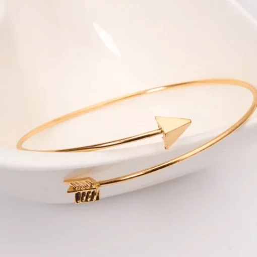 Dainty Gold Arrow Bracelet
