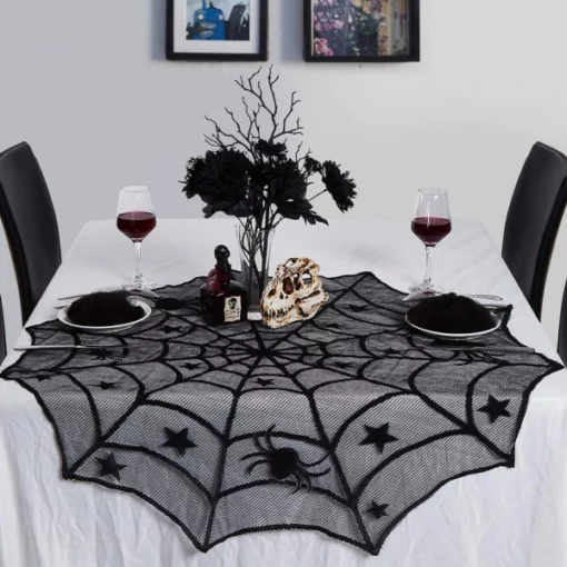 Musta pitsinen hämähäkinverkko pöytärunko Halloweeniin