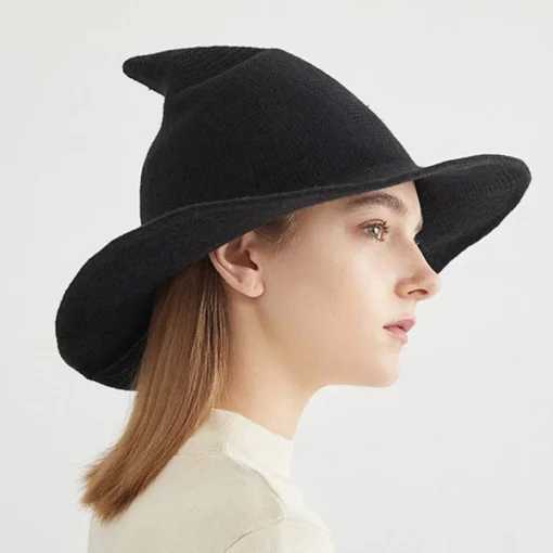 Модерна шапка за вештерки со широк обод