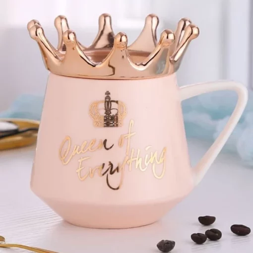 Mug Queen Of Everything dengan Mahkota