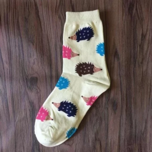 Bonitos calcetines de erizo con estampado animal