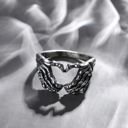 Realistisk Silver Skull Hand Heart Ring