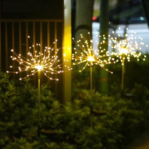 Соларни светла со искра за градинарски патеки и патеки
