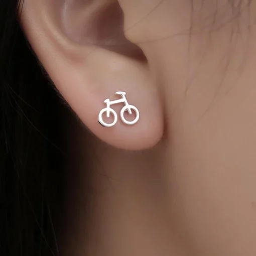 Csinos ezüst kerékpáros fülbevaló