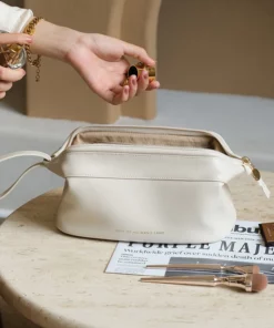 Large capacity travel cosmetic bag