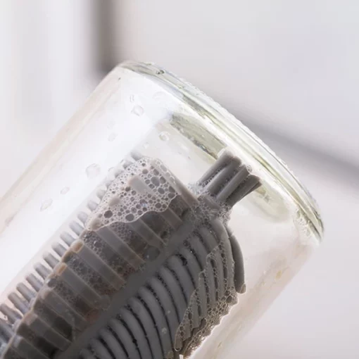 Флексибилно средство за чистење четки од силиконски шишиња