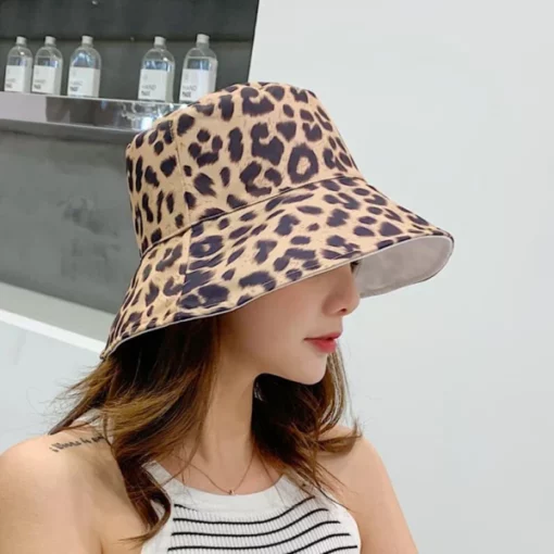 Unisex obojstranná čiapka s leopardím vzorom