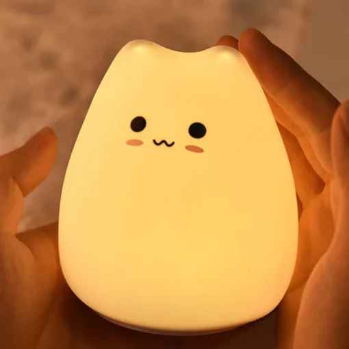 Ноќна светилка за мачки што ја менува бојата