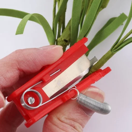 Víceúčelový palcový nůž pro sklizeň ovoce a zeleniny