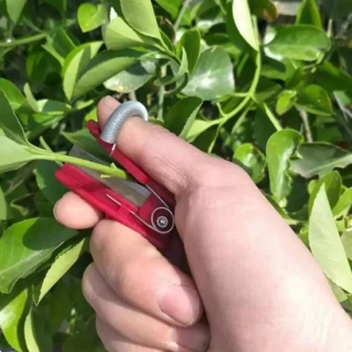 Повеќенаменски нож со палец за берба на овошје и зеленчук