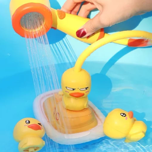 Elektrická hračka do kúpeľa so sprejom na čln s kačicou