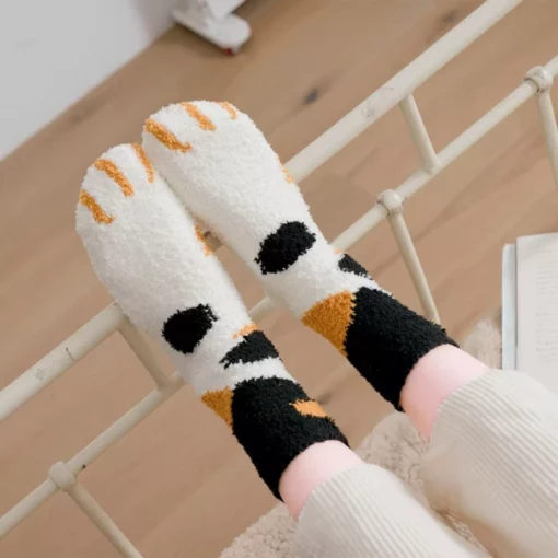 Sevimli Tüylü Kedi Pençeli Çorap