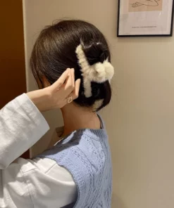 Elegant Faux Fur Plush Hair Claw