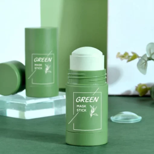 Vihreää teetä puhdistava savisauvan naamio