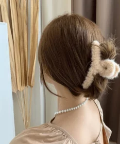 Elegant Faux Fur Plush Hair Claw