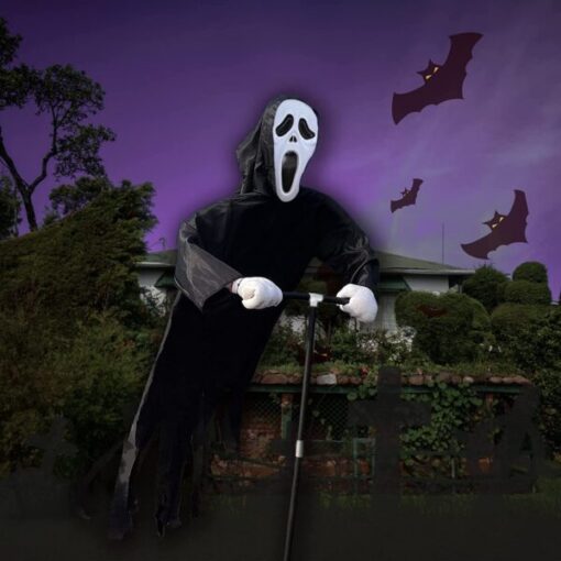 Taman Swinging Screaming Face Halloween Ghost