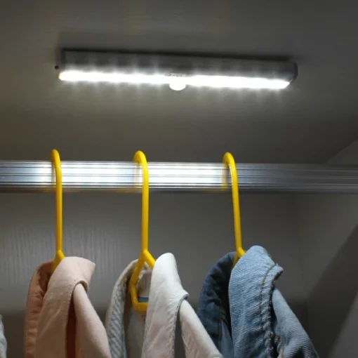 LED-es mozgásérzékelős szekrényvilágítás