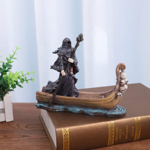 Статуетка от смола за лодка Страшен човек Декор за дома